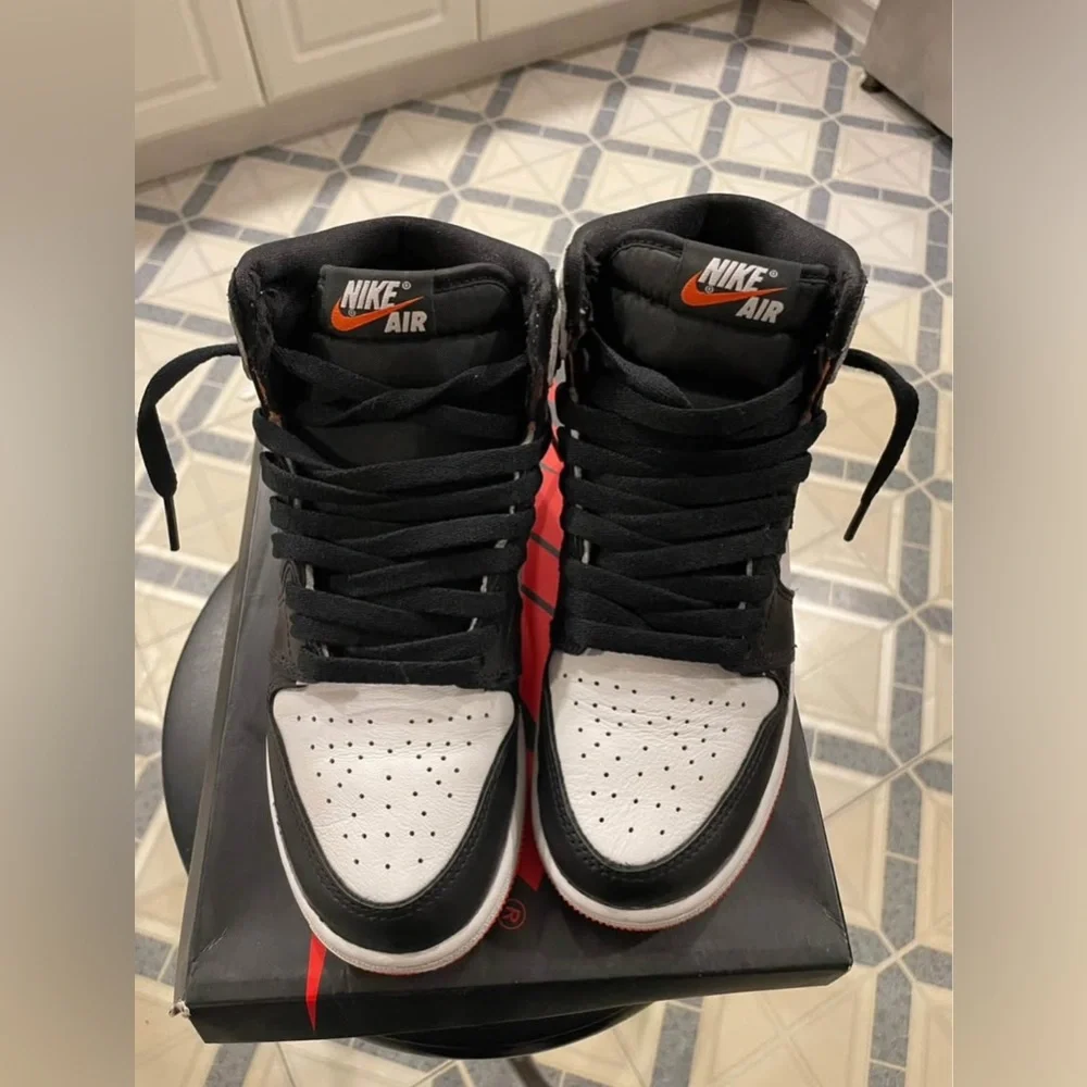 Air Jordan 1 Retro High OG “Electro Orange” Sneakers - Picture 5 of 8